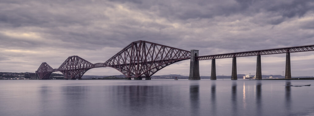 Scotland, Edinburgh, Forth Bridge.